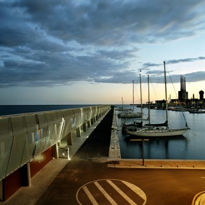 EDIFICIO DIQUE PUERTO BADALONA